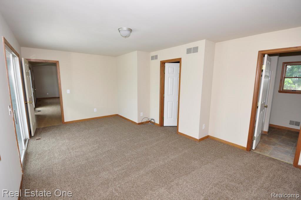 660 Dieterle Road Fowlerville, MI 48836 - Photo 8 of 35 Master