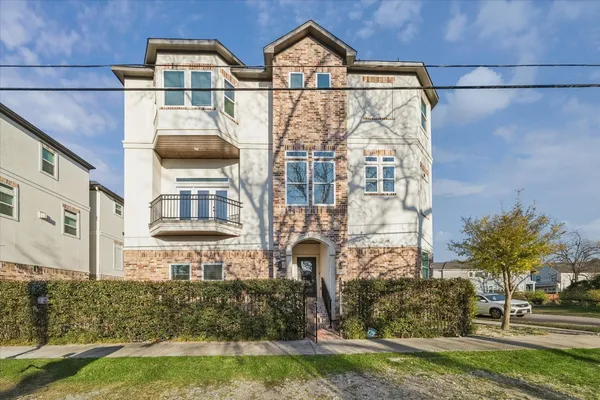 $3,800 | 1003 East 28th Street, Houston, TX 77009