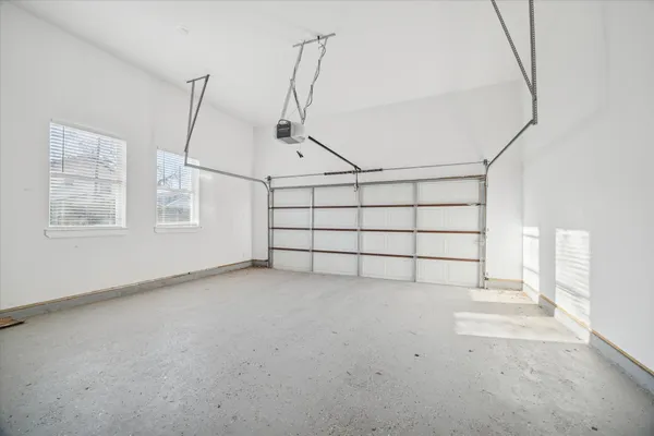 $4,000 | 1003 East 28th Street, Houston, TX 77009