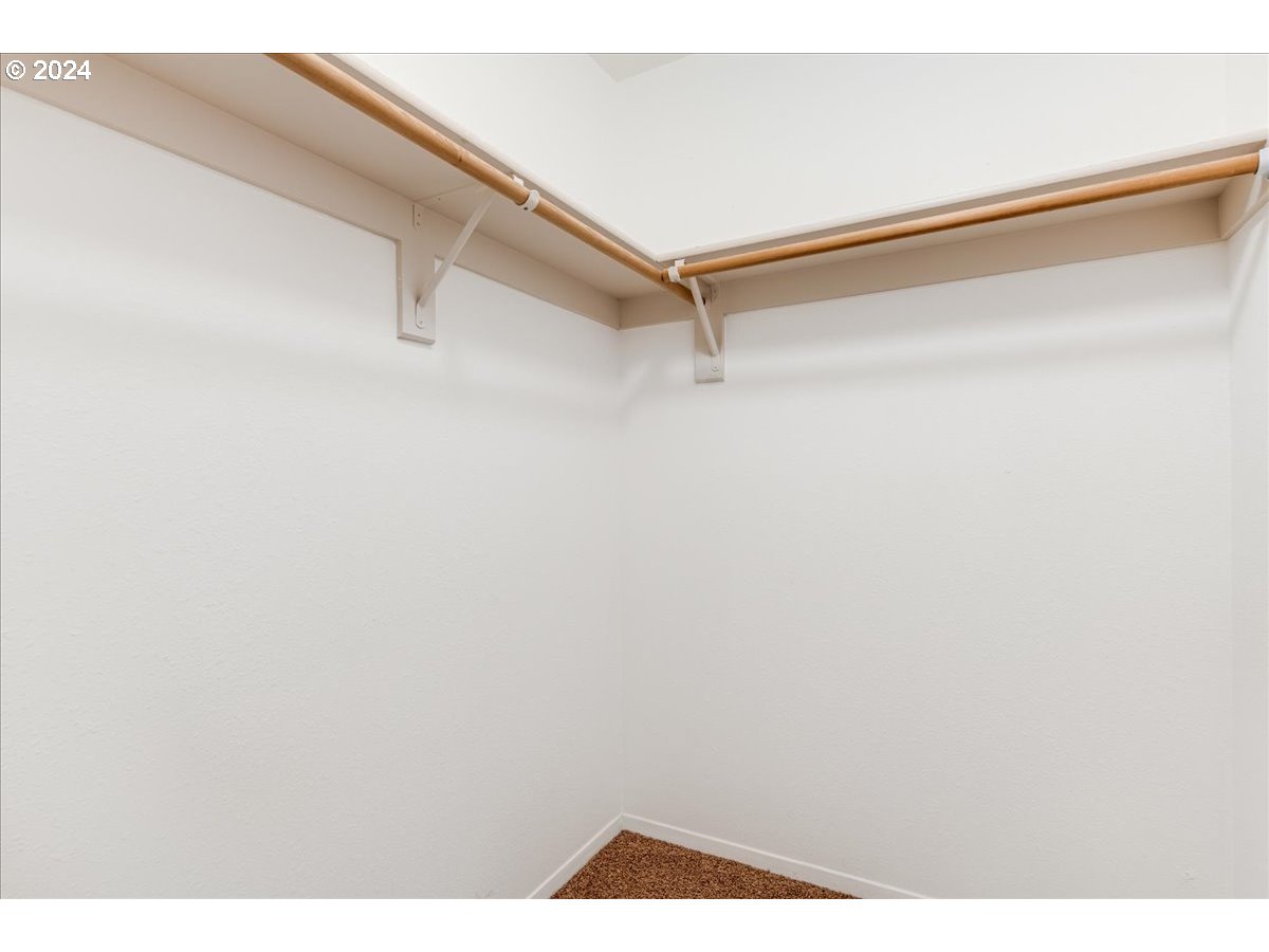 5225 Jean Road, Unit 313 Lake Oswego, OR 97035 - Photo 21 of 32 a close view of closet