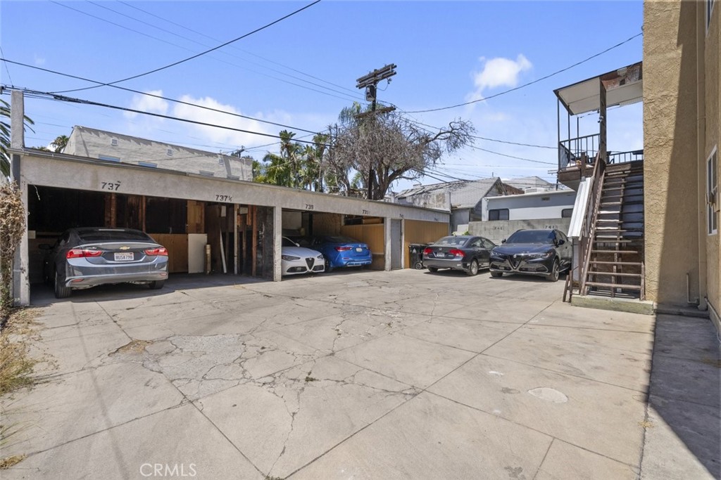 737 North Ridgewood Place Los Angeles, CA 90038 - Photo 16 of 21