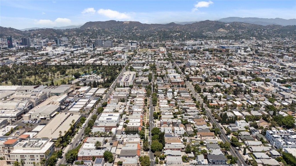 737 North Ridgewood Place Los Angeles, CA 90038 - Photo 9 of 21