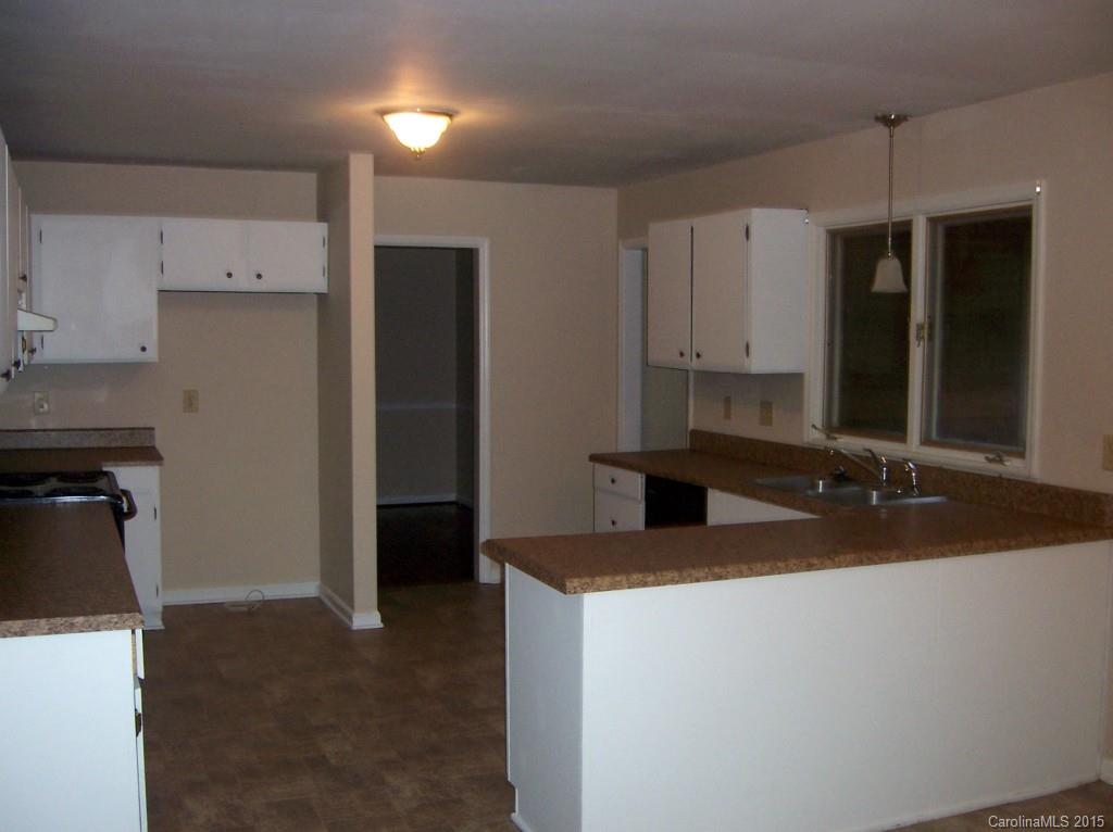 587 North Shiloh Road York, SC 29745 - Photo 4 of 19 Gallery Image 4