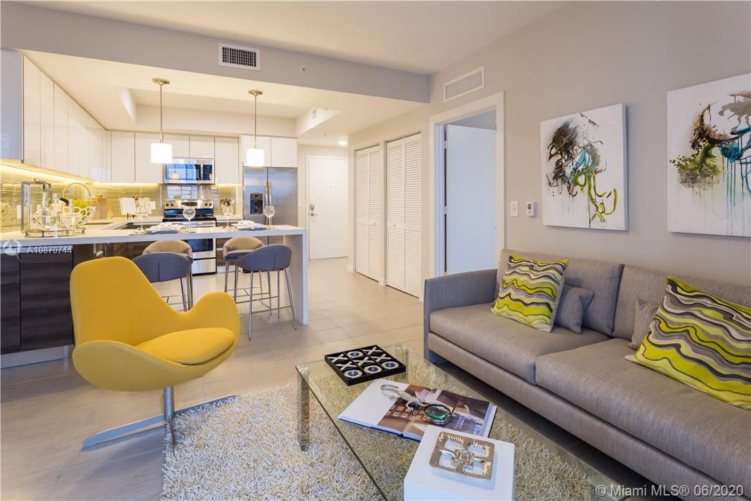 117 Southwest 10th Street, Unit 1801 Miami, FL 33130 - Photo 2 of 14 Living Room