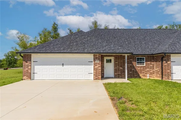 $445,000 | 400 East Deerwood Drive, Jackson, MO 63755