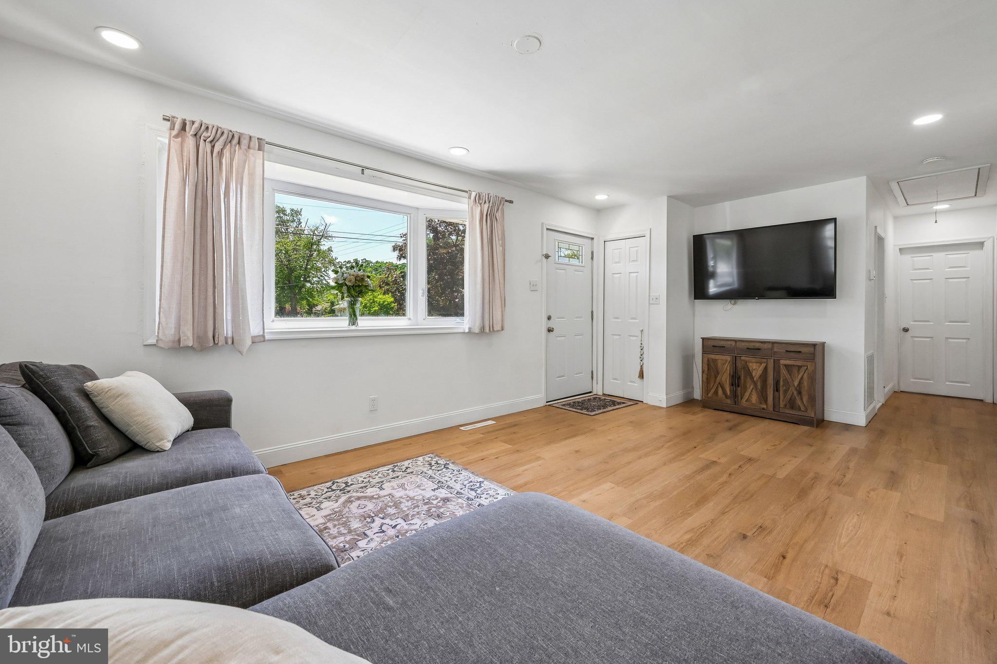 118 Country Club Road Pine Hill, NJ 08021 - Photo 4 of 21