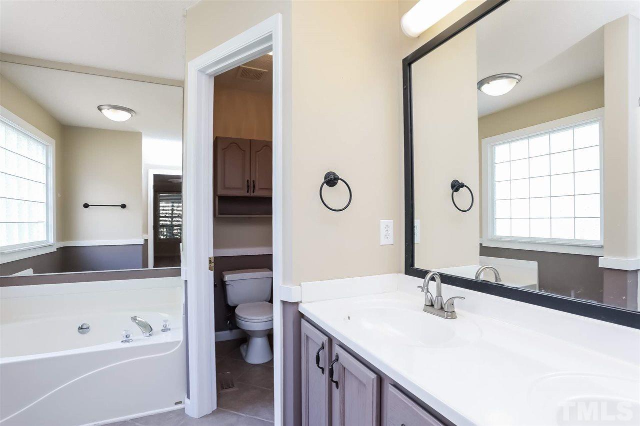 6809 Broome Bay Court Raleigh, NC 27616 - Photo 4 of 25 Gallery Image 4