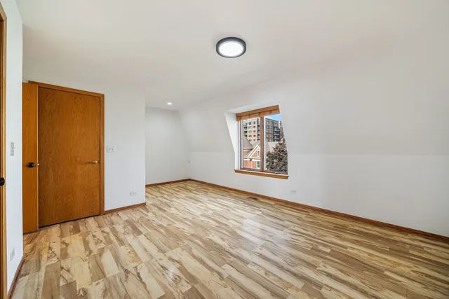 $2,950 | 815 Pearson Street, Unit 10, Des Plaines, IL 60016