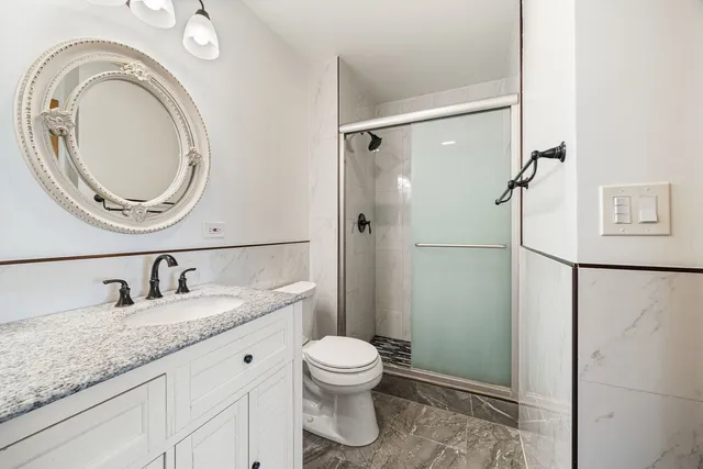 $2,950 | 815 Pearson Street, Unit 10, Des Plaines, IL 60016