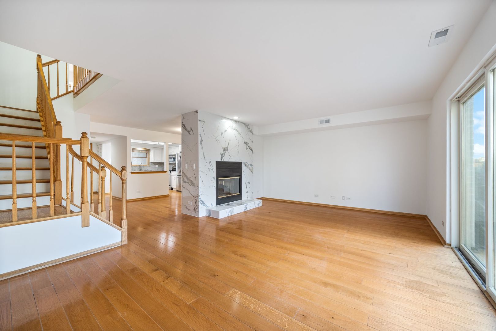 815 Pearson Street, Unit 10 Des Plaines, IL 60016 - Photo 5 of 26