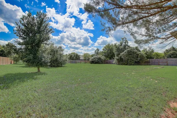 $2,595 | 121 Naalehu Court, Bastrop, TX 78602