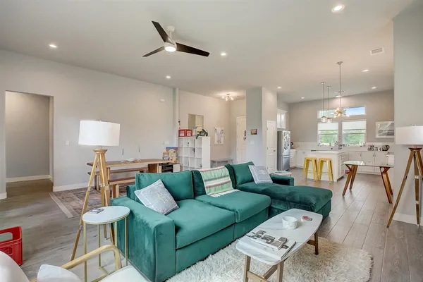 $2,595 | 121 Naalehu Court, Bastrop, TX 78602