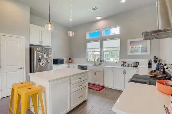 $2,595 | 121 Naalehu Court, Bastrop, TX 78602
