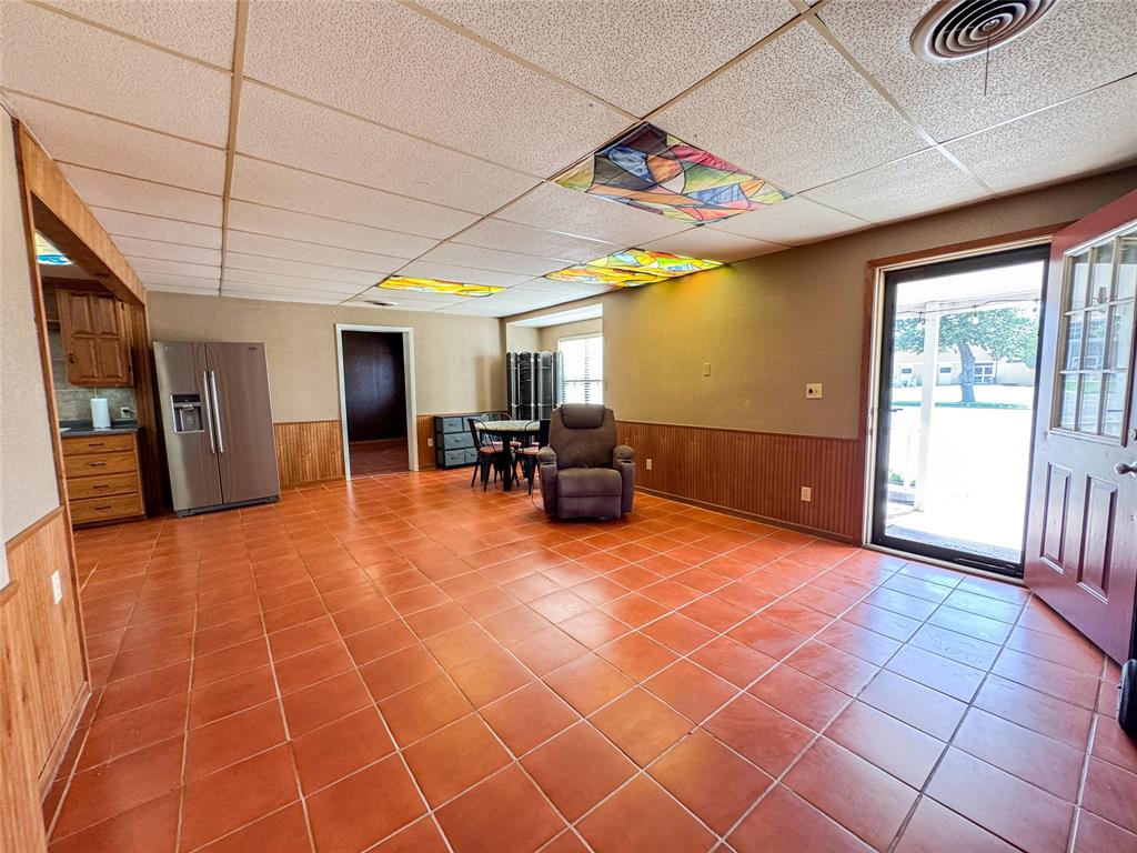 705 N Avenue East, Unit 2 Haskell, TX 79521 - Photo 4 of 29
