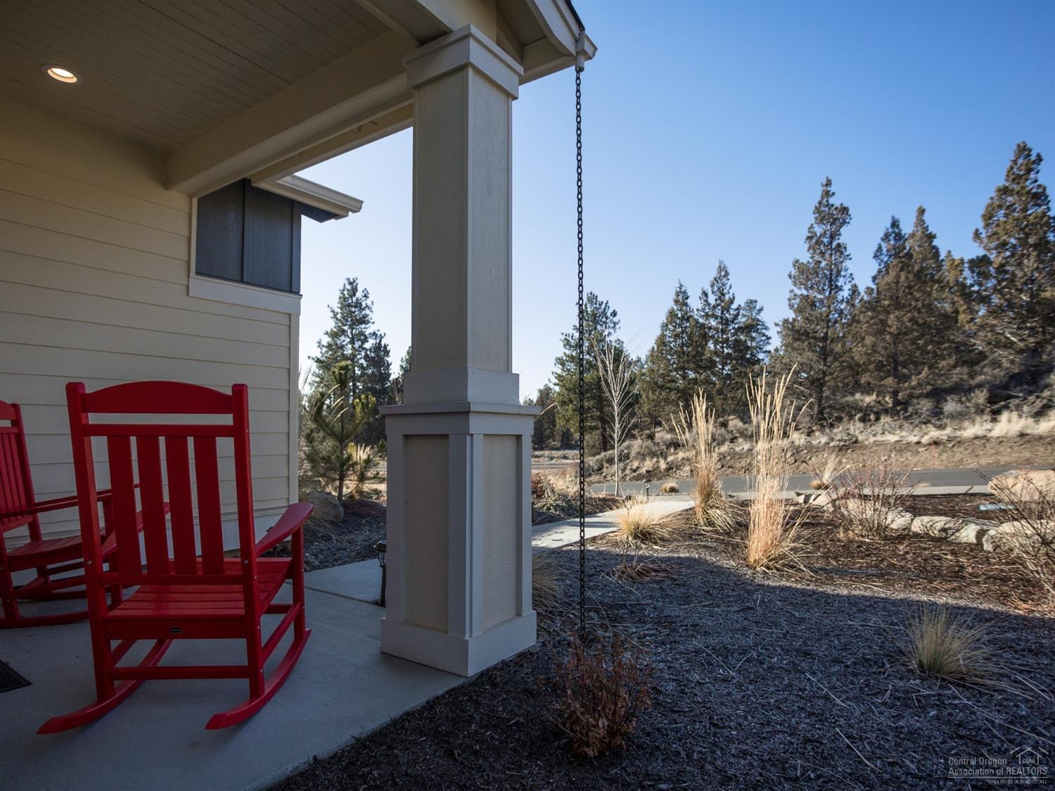 20848 Sotra Loop Bend, OR 97702 - Photo 4 of 25 Gallery Image 4