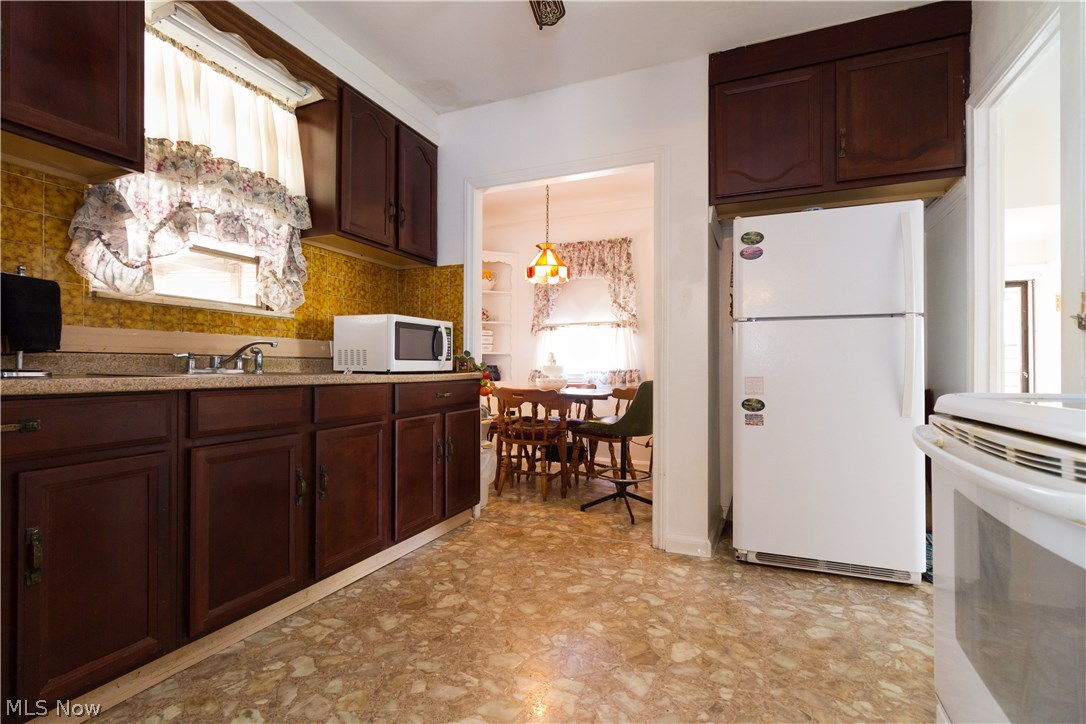 3608 Berkeley Road Cleveland Heights, OH 44118 - Photo 10 of 31
