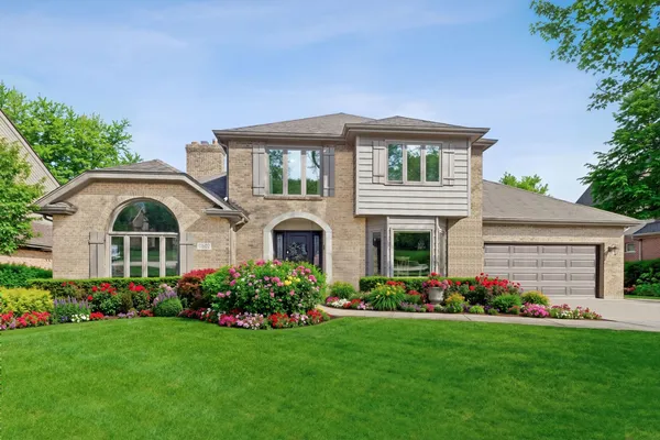 $1,029,000 | 11602 Briarwood Lane, Burr Ridge, IL 60527
