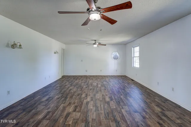 $479,900 | 25 Briar Patch Lane, Greeneville, TN 37745