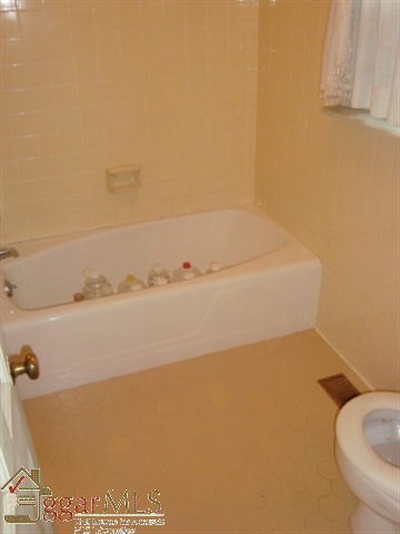 1147 Tugaloo Road Landrum, SC 29356 - Photo 12 of 17 Gallery Image 12