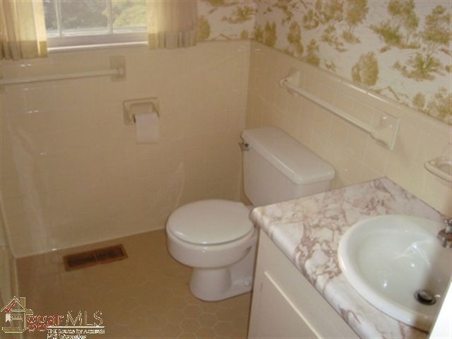 1147 Tugaloo Road Landrum, SC 29356 - Photo 14 of 17 Gallery Image 14