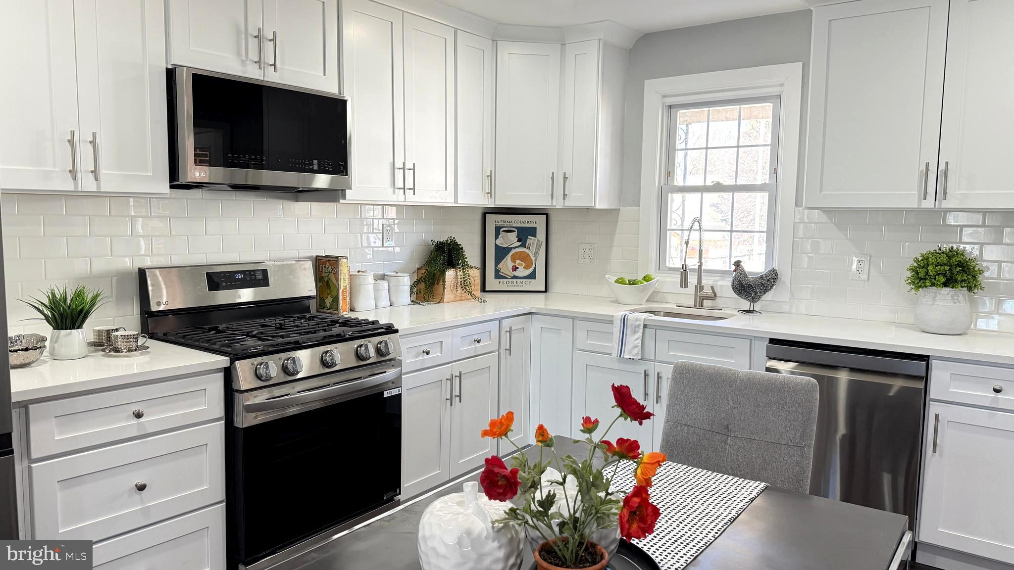 943 Columbus Road Burlington, NJ 08016 - Photo 2 of 35 Gallery Image 2