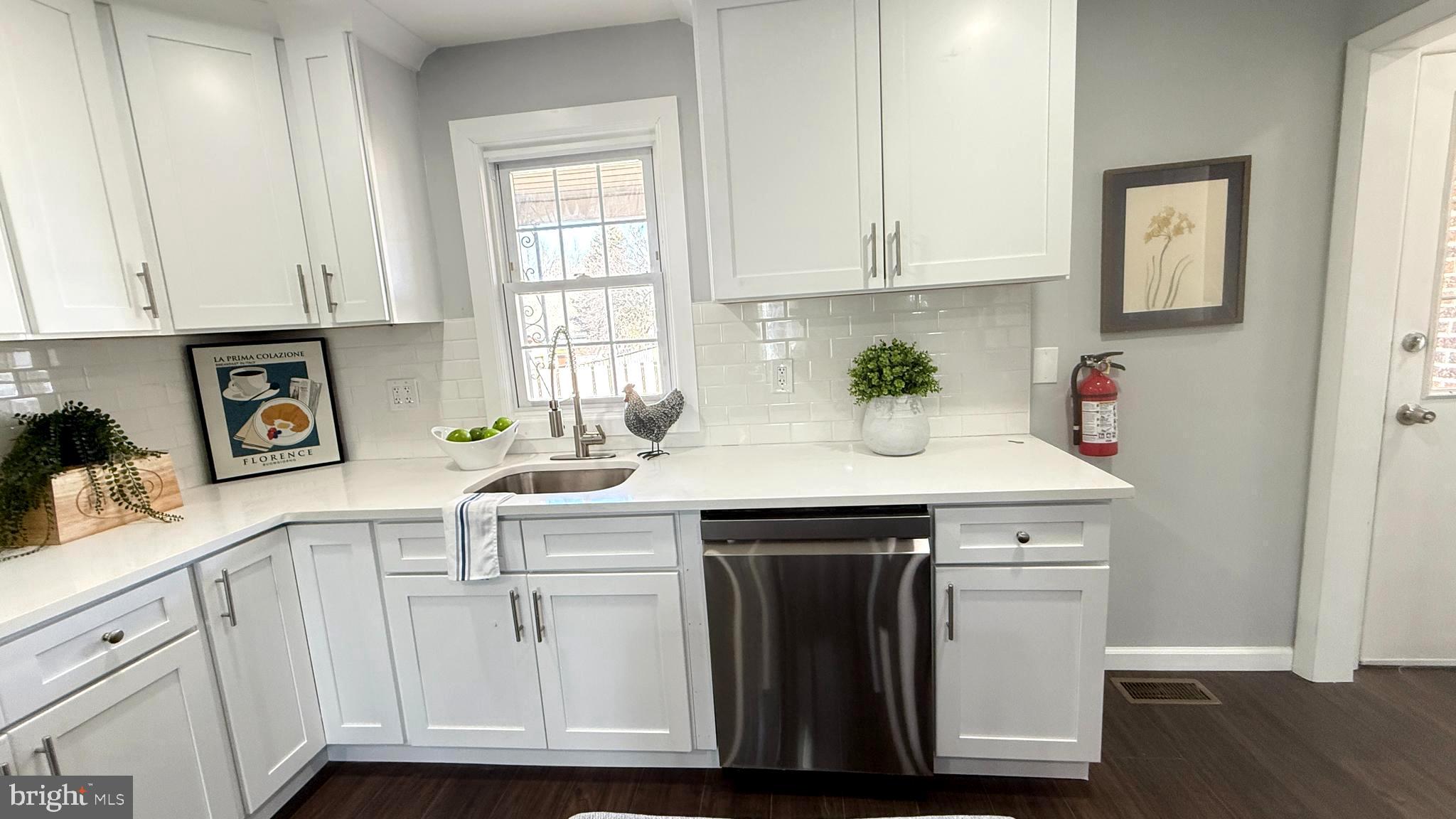 943 Columbus Road Burlington, NJ 08016 - Photo 4 of 35 Gallery Image 4
