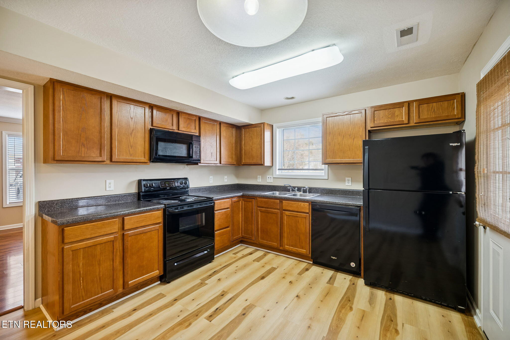 948 Micro Way Knoxville, TN 37912 - Photo 5 of 23 9-948 Micro Way - 009