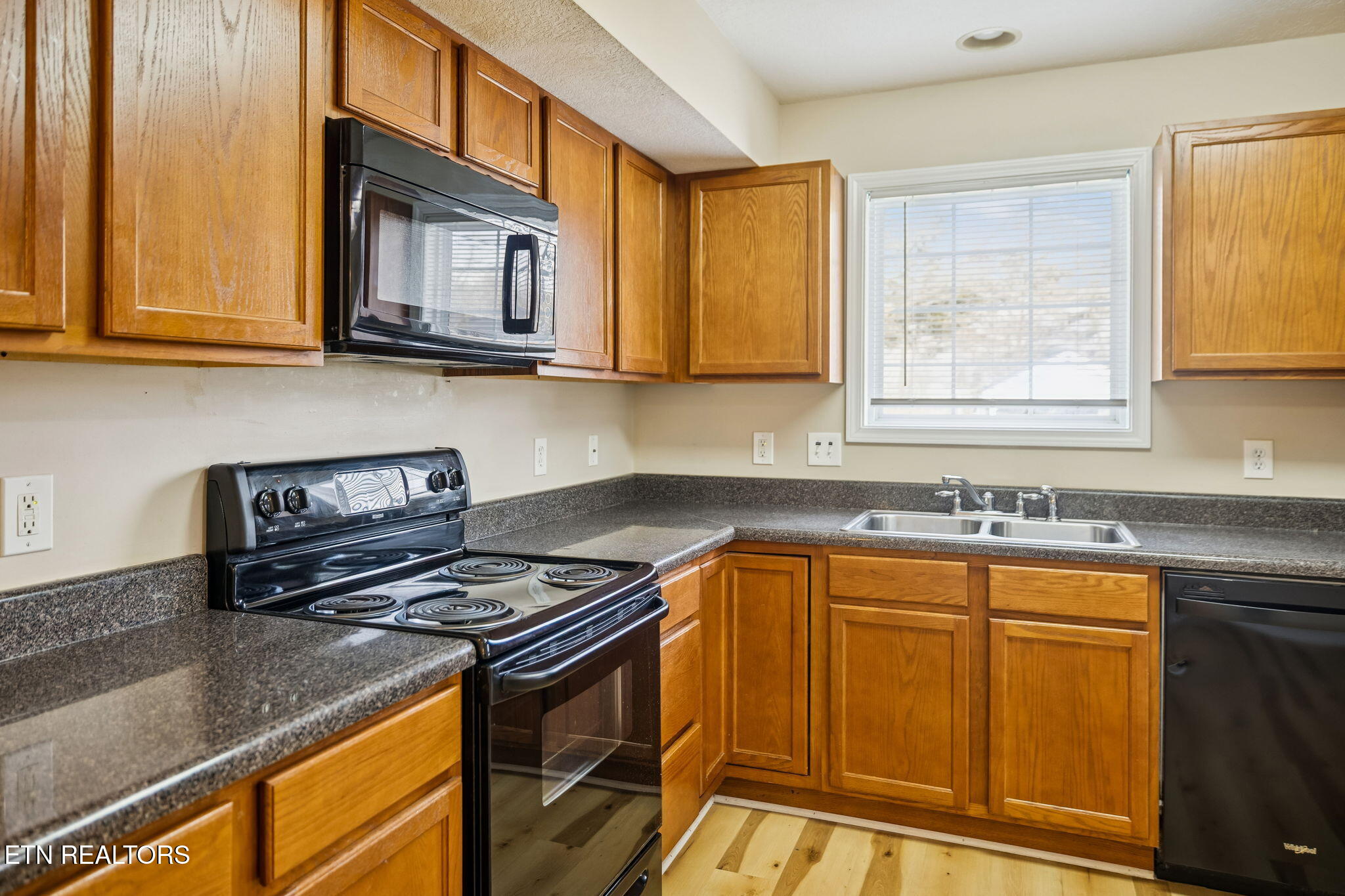 948 Micro Way Knoxville, TN 37912 - Photo 7 of 23 11-948 Micro Way - 011
