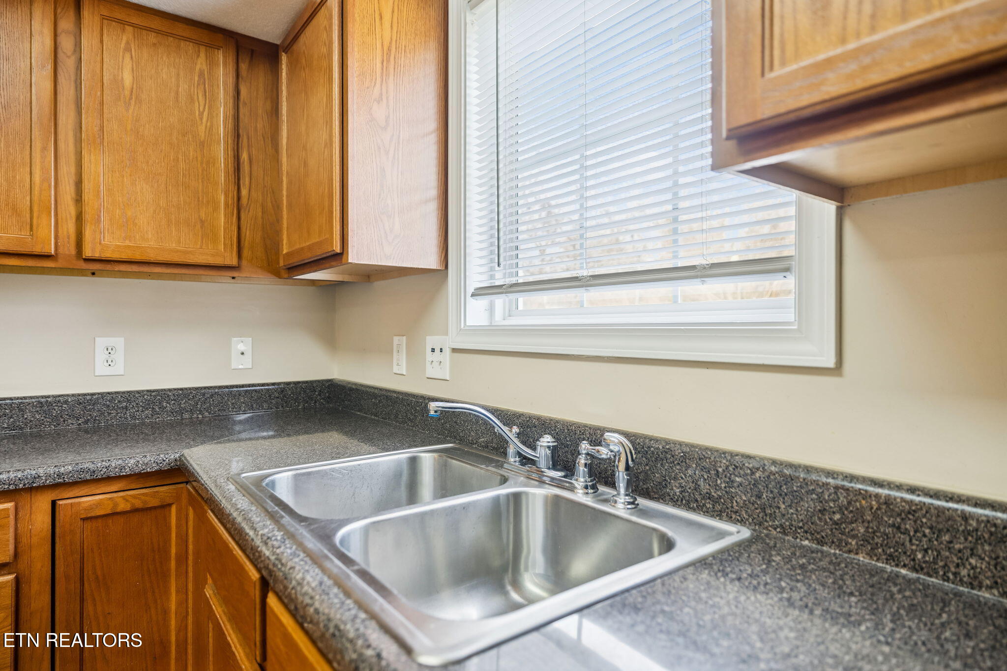 948 Micro Way Knoxville, TN 37912 - Photo 8 of 23 10-948 Micro Way - 010