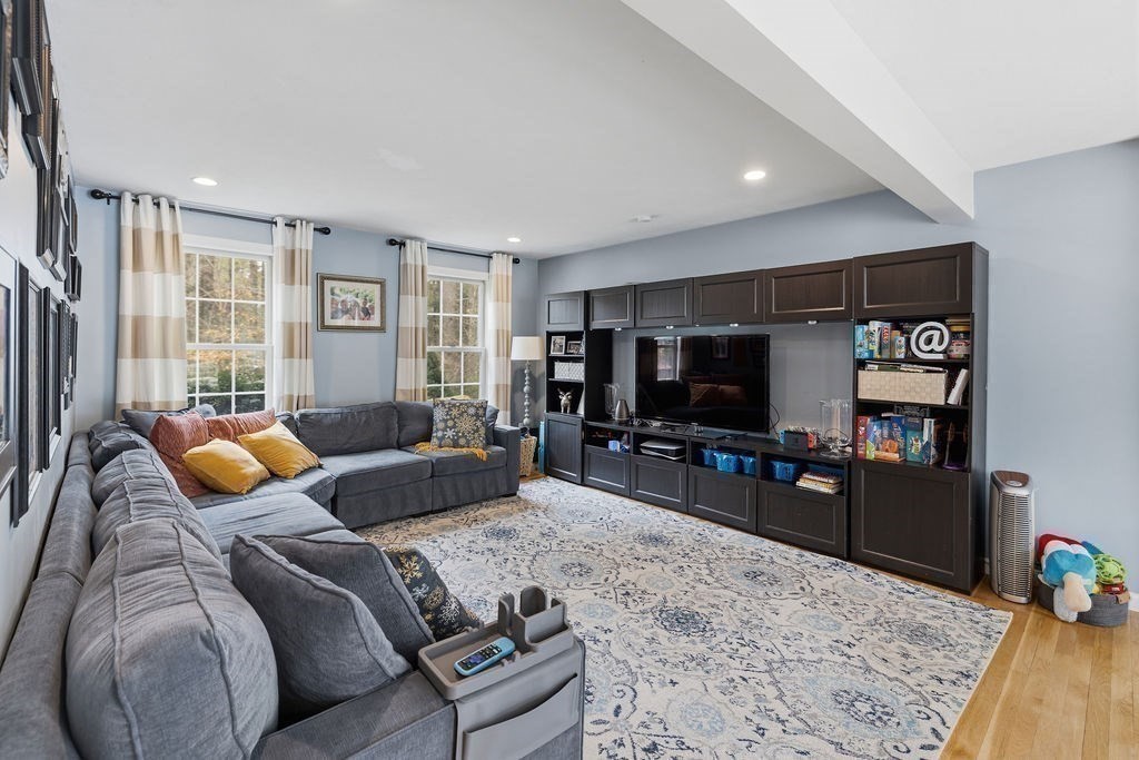 159 High Street Carver, MA 02330 - Photo 8 of 35