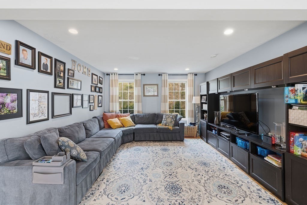 159 High Street Carver, MA 02330 - Photo 9 of 35