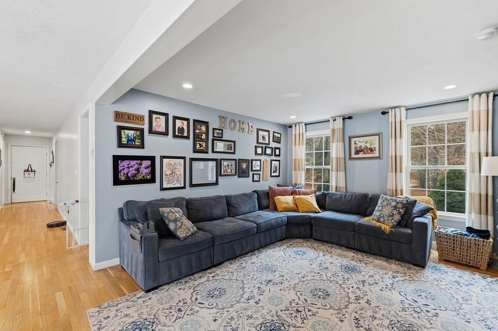 159 High Street Carver, MA 02330 - Photo 10 of 35