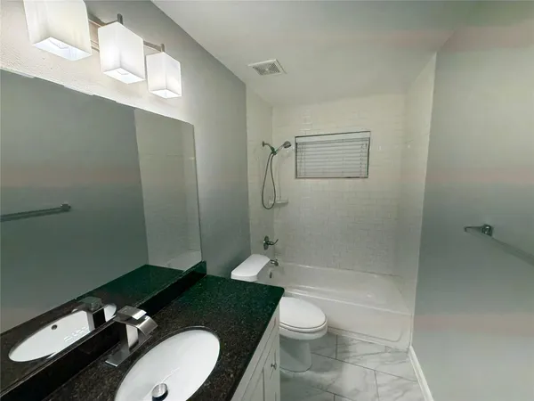 $2,200 | 6015 West Airport Boulevard, Houston, TX 77035