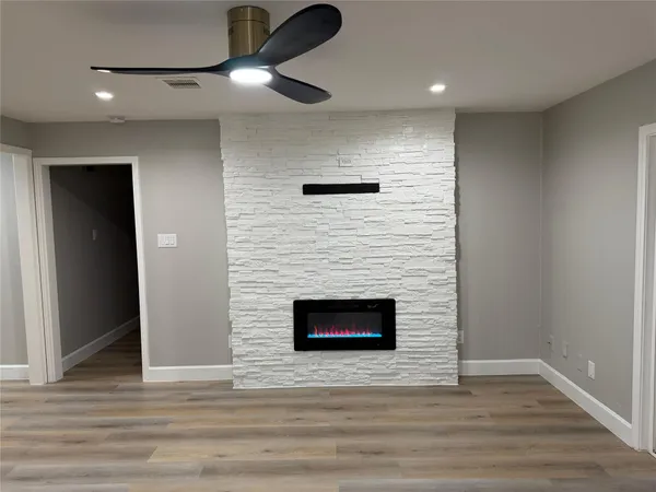 $2,200 | 6015 West Airport Boulevard, Houston, TX 77035