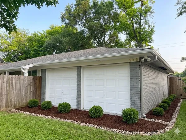 $2,200 | 6015 West Airport Boulevard, Houston, TX 77035