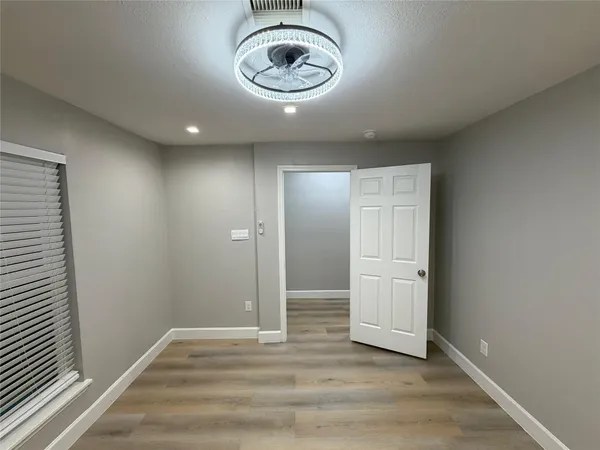 $2,200 | 6015 West Airport Boulevard, Houston, TX 77035