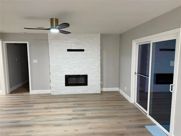 $2,200 | 6015 West Airport Boulevard, Houston, TX 77035