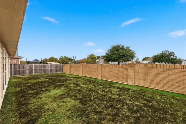 $305,000 | 217 Villanova Drive, Van Alstyne, TX 75495