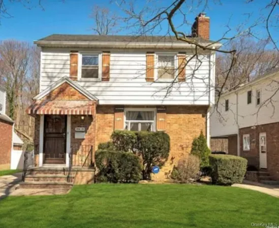 $1,338,000 | 206-19 Richland Avenue | Oakland Gardens
