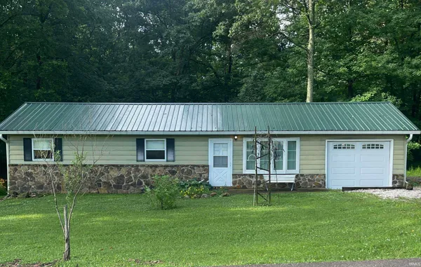 $184,900 | 1136 Art Gallery Road, Bedford, IN 47421