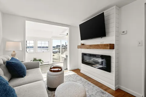 $725,000 | 7 Moreland Avenue, Hull, MA 02045