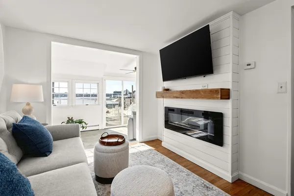 $725,000 | 7 Moreland Avenue, Hull, MA 02045