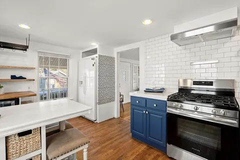 $725,000 | 7 Moreland Avenue, Hull, MA 02045