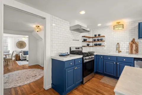 $725,000 | 7 Moreland Avenue, Hull, MA 02045