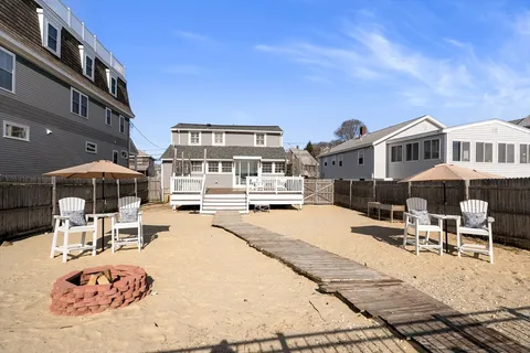 $725,000 | 7 Moreland Avenue, Hull, MA 02045