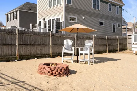 $725,000 | 7 Moreland Avenue, Hull, MA 02045
