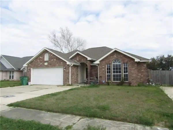 $2,200 | 10 Ridgewood Drive, Laplace, LA 70068