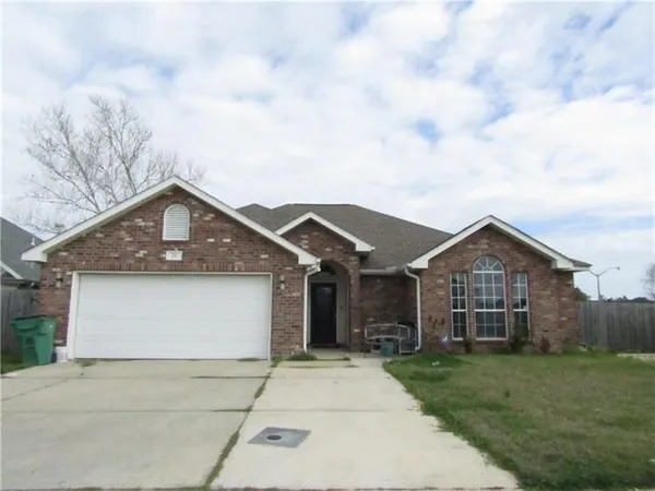 $2,200 | 10 Ridgewood Drive, Laplace, LA 70068