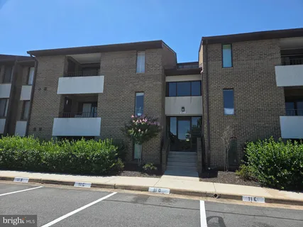 $225,000 | 511 Florida Avenue, Unit 201, Herndon, VA 20170