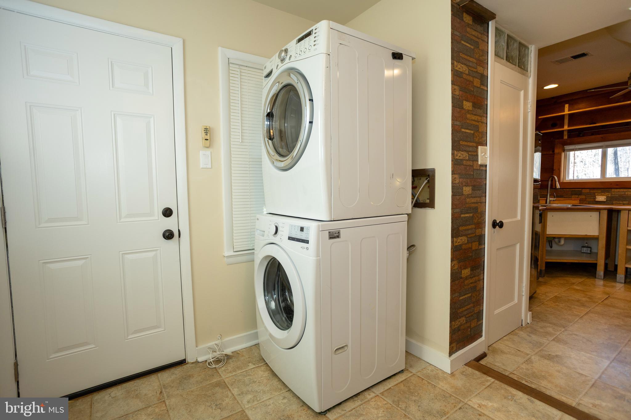 11961 Mente Road Manassas, VA 20112 - Photo 16 of 40 Laundry